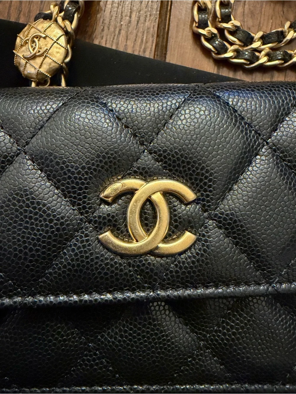 CHANEL compact quilted